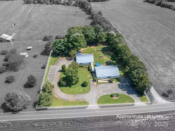 2482 June Bug RD, Vale, NC 28168