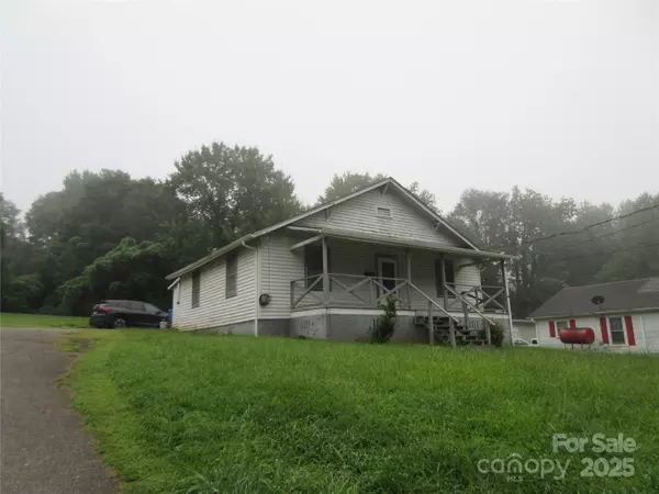 Rutherfordton, NC 28139,324 N Cleghorn ST