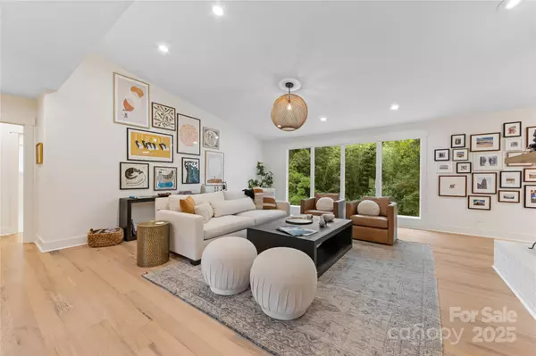 Davidson, NC 28036,103 Hillside DR