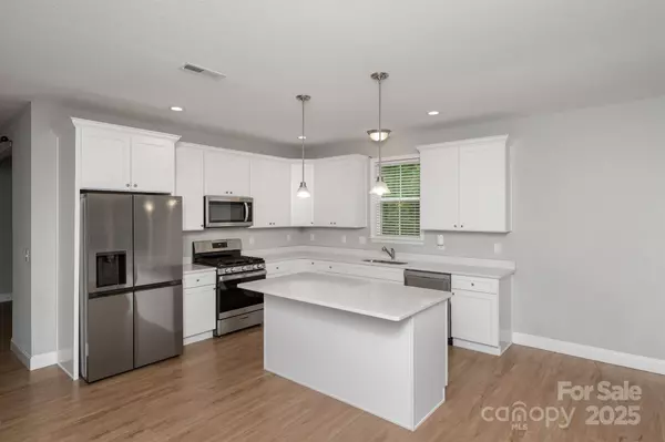 Duncan, SC 29334,100 Holly DR