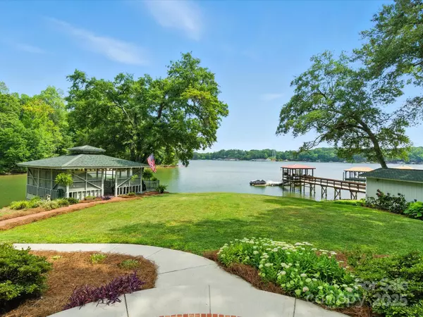 Mount Holly, NC 28120,703 Island Point RD