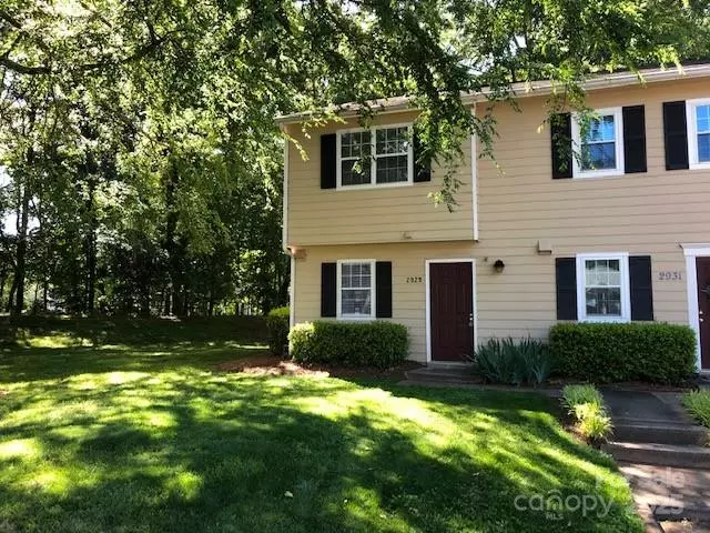 2929 Heathstead PL, Charlotte, NC 28210