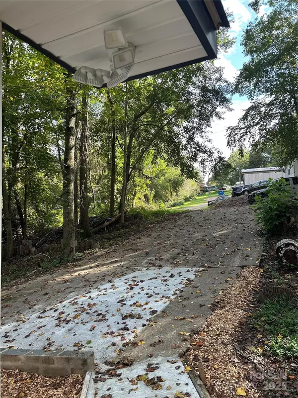 Asheville, NC 28806,44 Deno DR #14