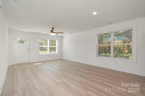 Gastonia, NC 28052,530 Oakhurst AVE