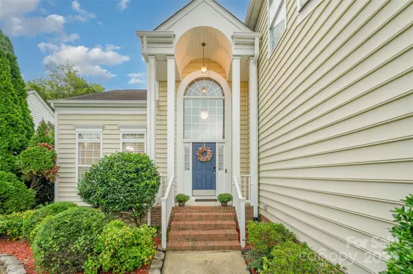 Charlotte, NC 28273,13723 Queenswater LN