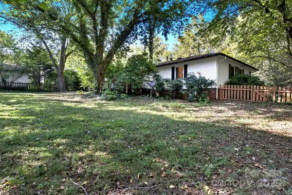 Asheville, NC 28804,2 Fernbrook PL