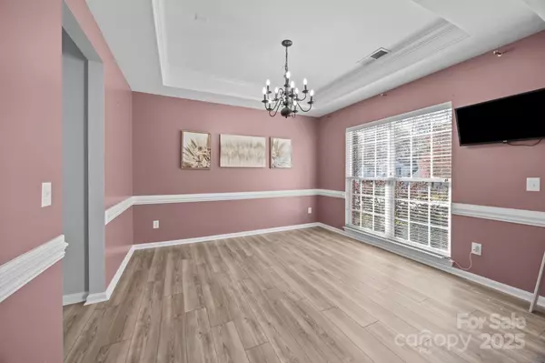 Mooresville, NC 28115,186 Golden Valley DR