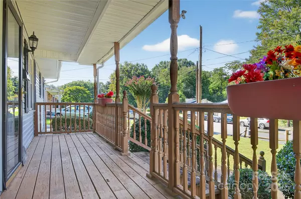 Statesville, NC 28677,322 Holland CIR
