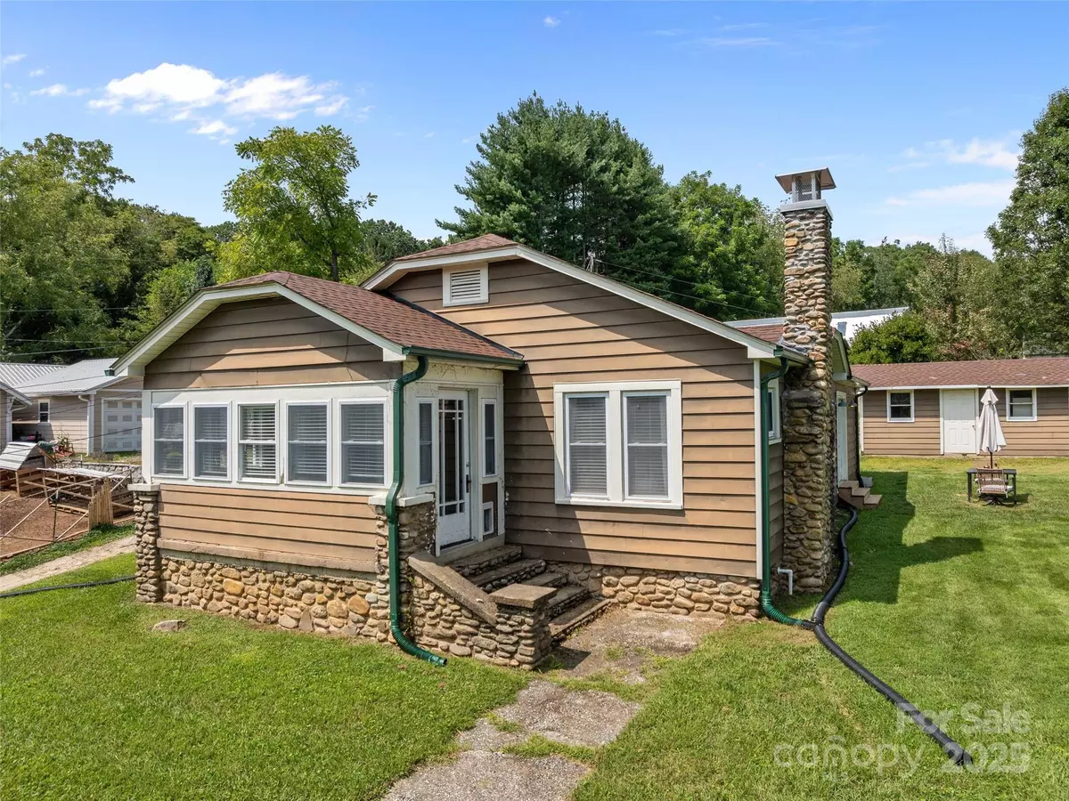 Clyde, NC 28721,30 Abbott Moore RD