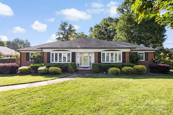 528 Holiday RD, Gastonia, NC 28054