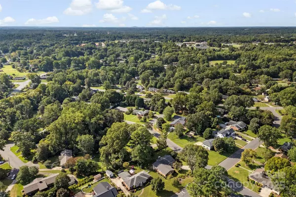 Gastonia, NC 28054,528 Holiday RD