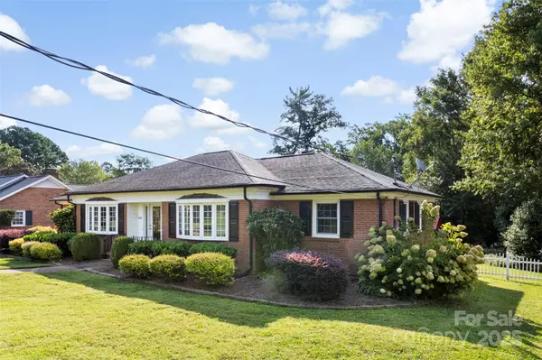 Gastonia, NC 28054,528 Holiday RD