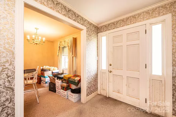 Hickory, NC 28601,960 16th Avenue PL NW