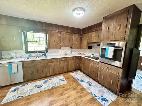 Bostic, NC 28018,241 Eastview DR