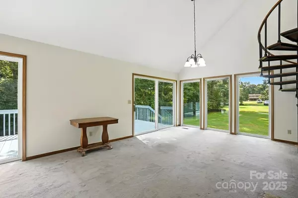 Alexis, NC 28006,713 Alexis Lucia RD