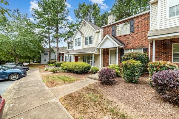 Charlotte, NC 28269,3105 Summercroft LN
