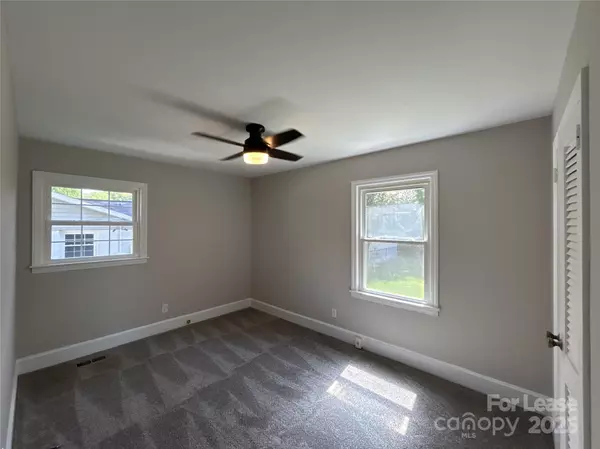 Charlotte, NC 28212,4820 Charleston DR