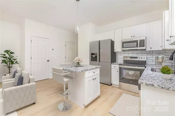 Hickory, NC 28602,2030/2032 1st ST SW