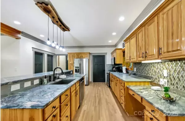 Beech Mountain, NC 28604,115 Black Birch LN