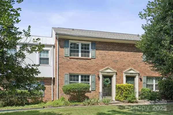 8838 Hunter Ridge DR, Charlotte, NC 28226