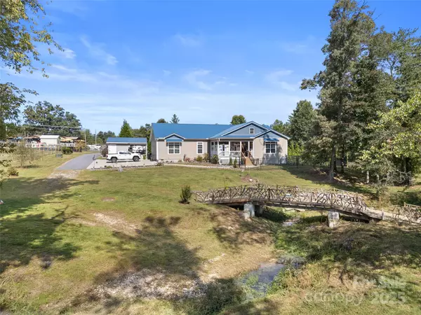 Hendersonville, NC 28792,1154 N Ridge RD