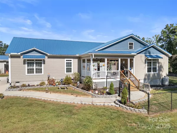 Hendersonville, NC 28792,1154 N Ridge RD