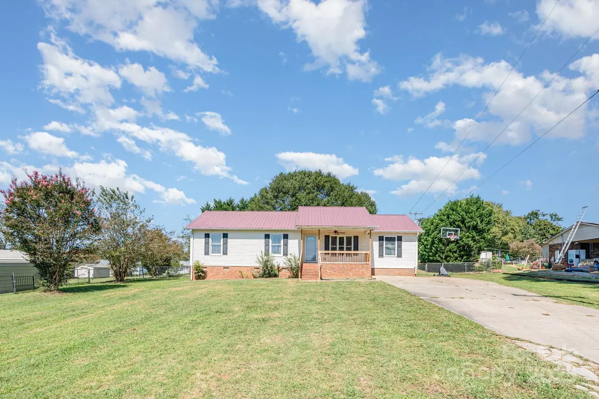Kings Mountain, NC 28086,716 Mcdaniel RD