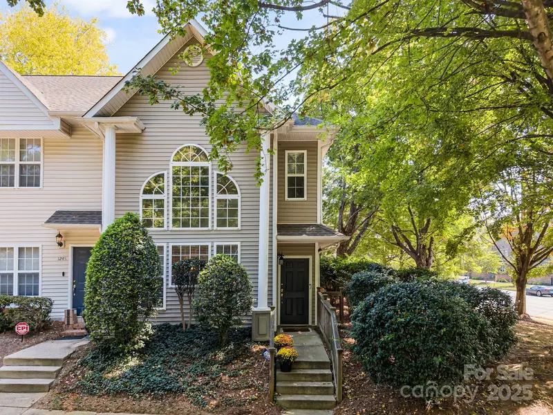 1241 E Woodlawn RD, Charlotte, NC 28209