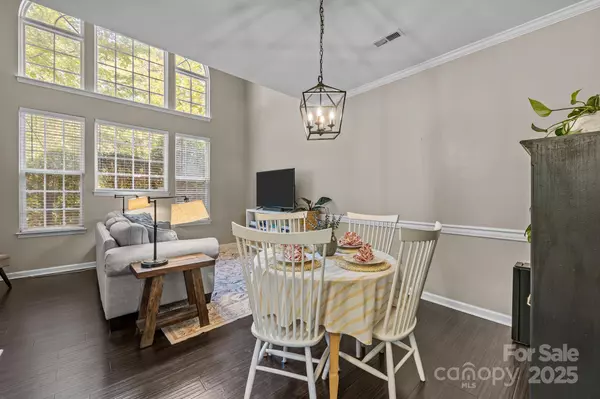 Charlotte, NC 28209,1241 E Woodlawn RD