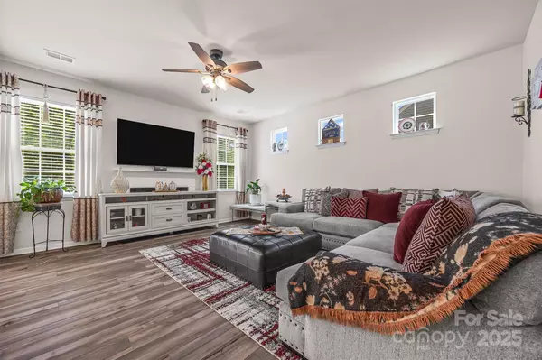 Charlotte, NC 28278,18022 Stark WAY