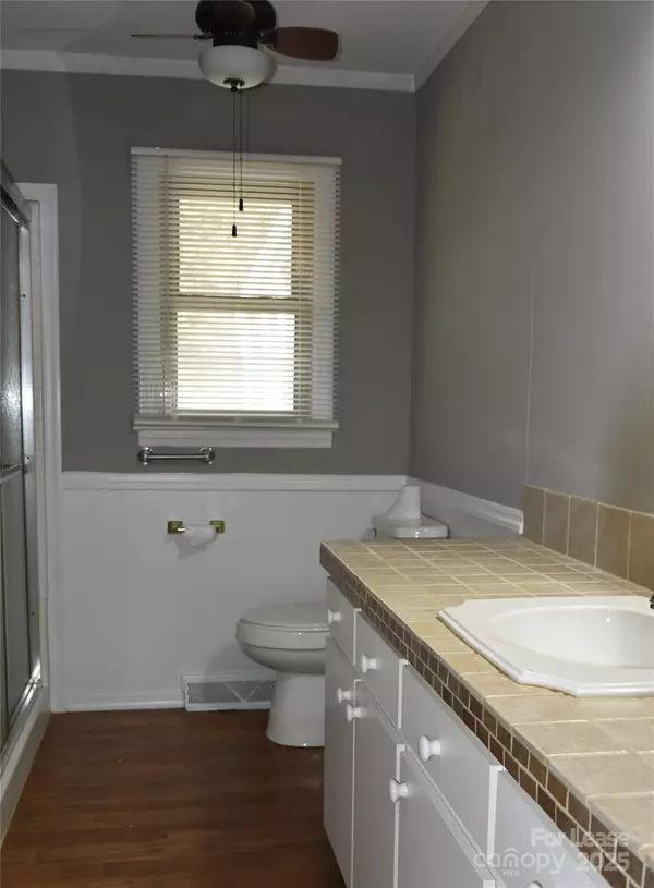 Kings Mountain, NC 28086,318 Fulton ST