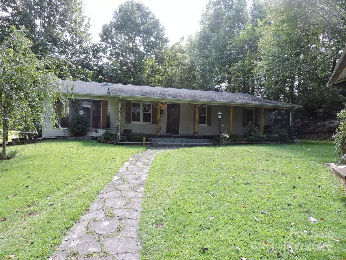 Spruce Pine, NC 28777,83 Breezy LN