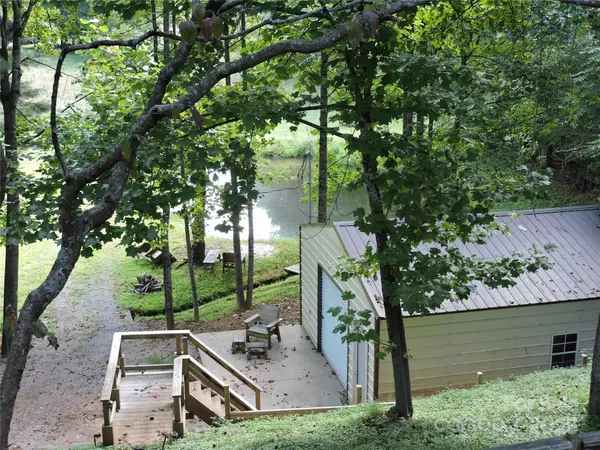 Spruce Pine, NC 28777,83 Breezy LN