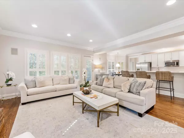 Charlotte, NC 28211,608 Olde Cotswold CT