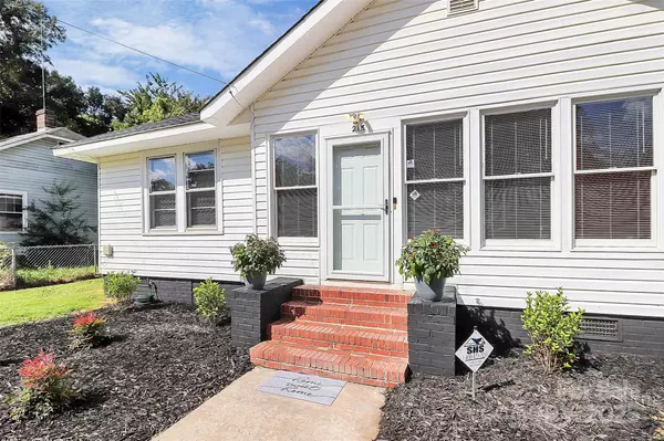 Gastonia, NC 28052,215 S King ST