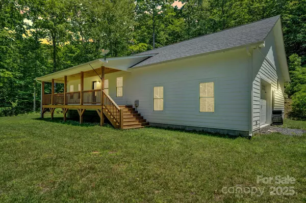 155 Pebble Ridge RD, Spruce Pine, NC 28777