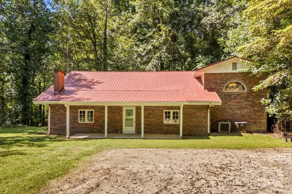Kannapolis, NC 28081,991 Fairway DR