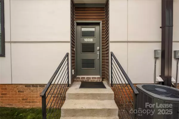 Charlotte, NC 28202,1008 Westbrook DR #B