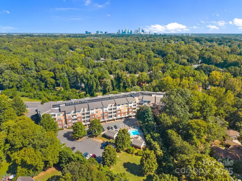 1000 E Woodlawn RD #413, Charlotte, NC 28209