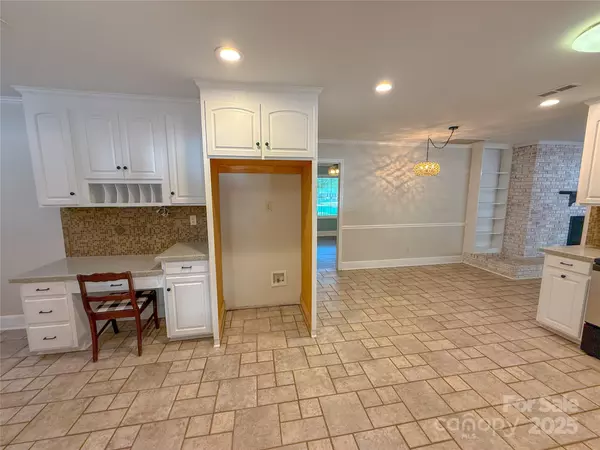 Gastonia, NC 28056,3720 Fairlane DR