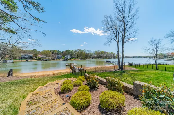 Mooresville, NC 28117,903 Cornelius RD