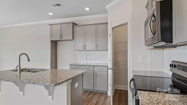 Fletcher, NC 28732,313 Lagoon RD