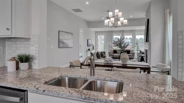 Charlotte, NC 28215,4424 Moxie WAY