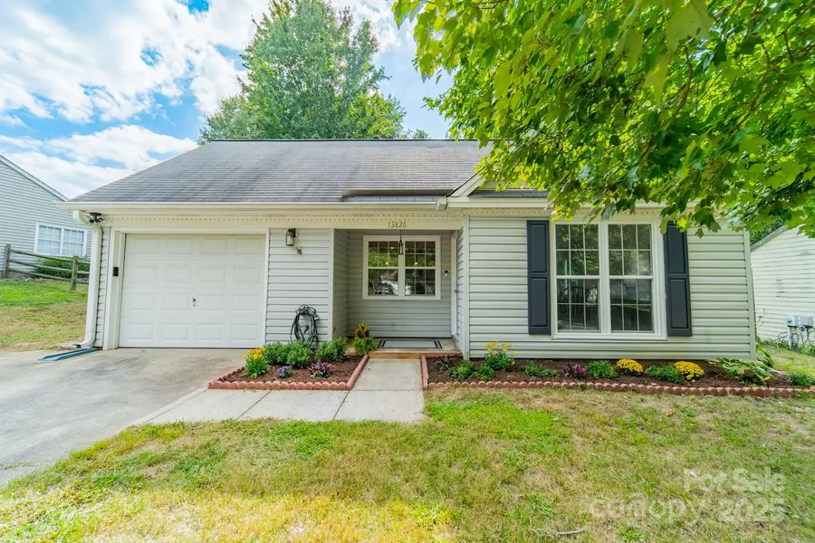 13826 Eden CT, Pineville, NC 28134