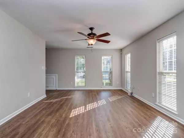 Charlotte, NC 28216,11019 Treebranch DR