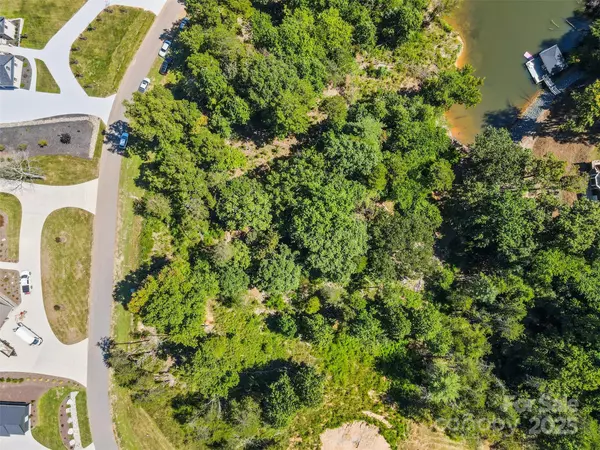 Granite Falls, NC 28630,5743 Lake Pointe DR