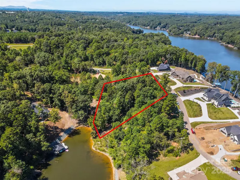 5743 Lake Pointe DR, Granite Falls, NC 28630