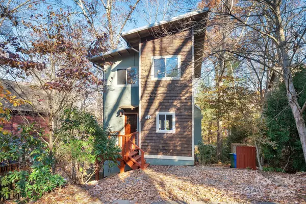 Asheville, NC 28806,59 Morningside DR