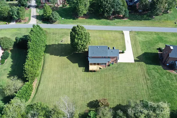 Hickory, NC 28602,4063 Rainbow Hills DR