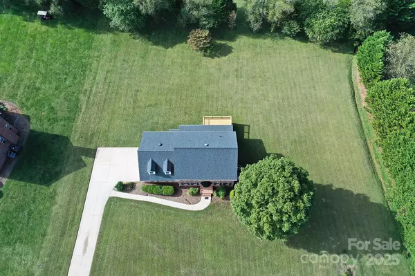Hickory, NC 28602,4063 Rainbow Hills DR
